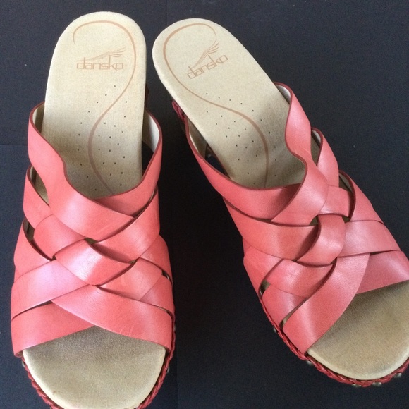 Dansko Tory Leather Woven Straps Heels Slide Sandals Studs Size 40 Slip on - Picture 2 of 6